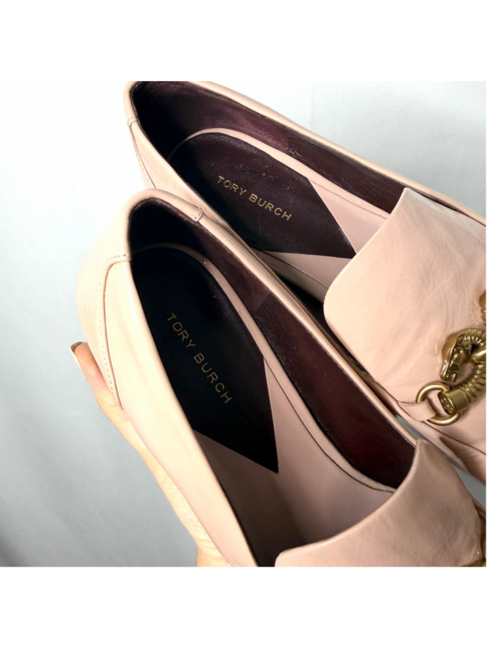 Women's Tory Burch Jessa Pink Patent Leather Loafers with Gold Chain, Size 8 - Picture 4 of 9